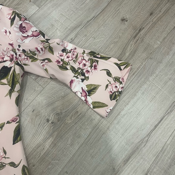 White House Black Market Floral Petal Sleeve Shift Dress Size 2 NWT - Picture 10 of 10